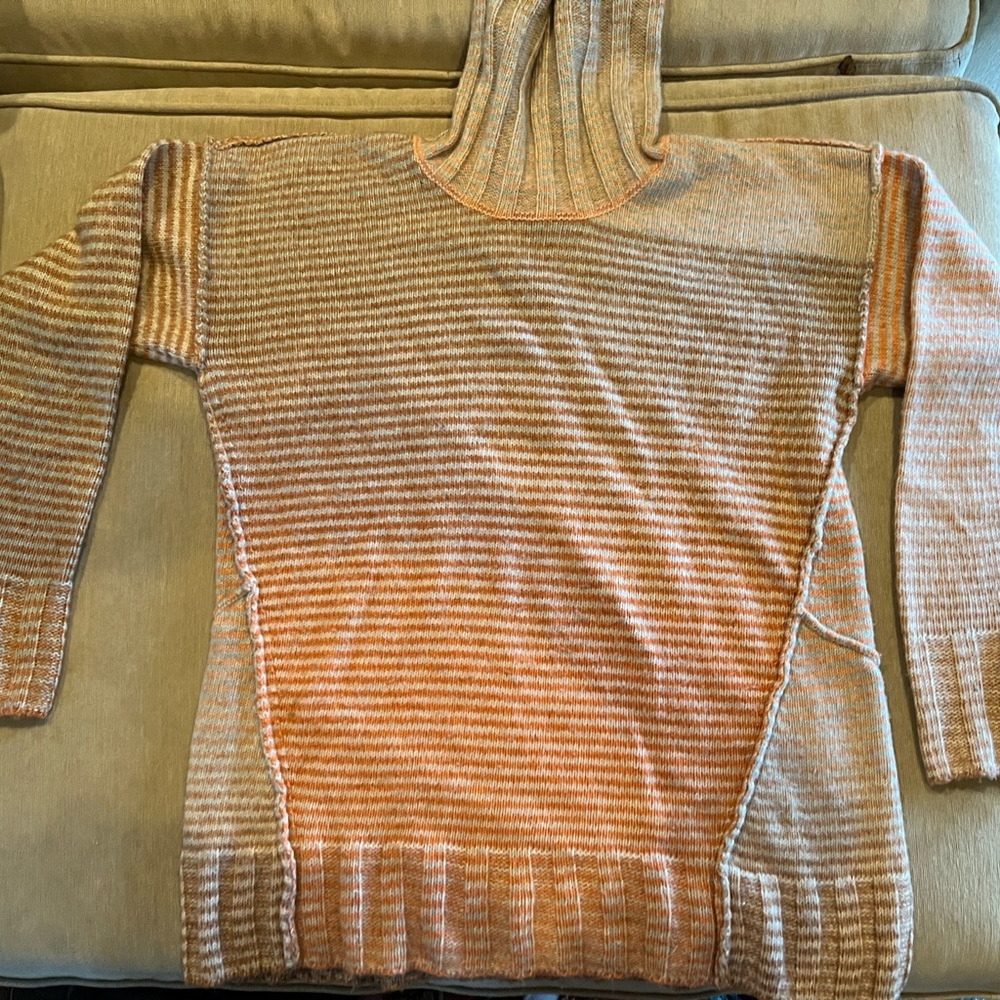 Cabi, Small,turtleneck,sweater. Perfect condition.Accent welt details front/back